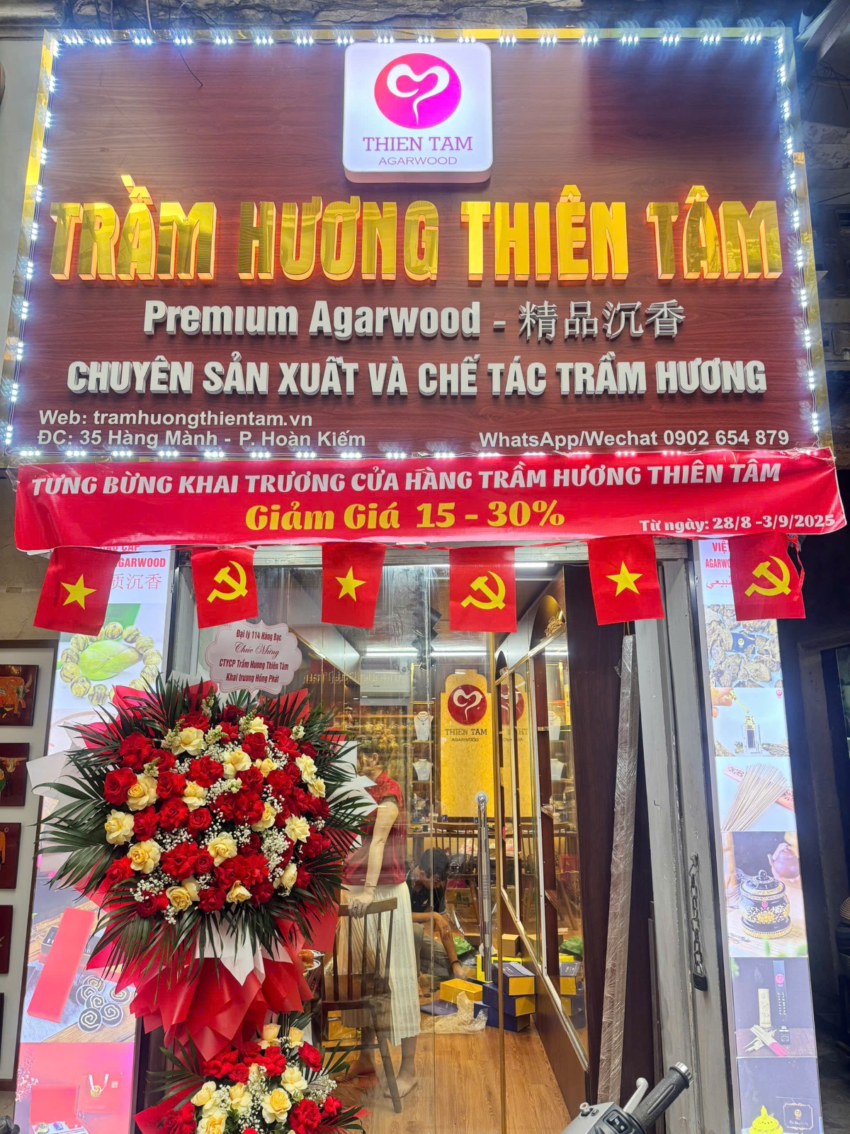 Khách Hàng Nước Ngoài Mua Sản Phẩm Nào Ở Trầm Hương Thiên Tâm Và Vì Sao ?